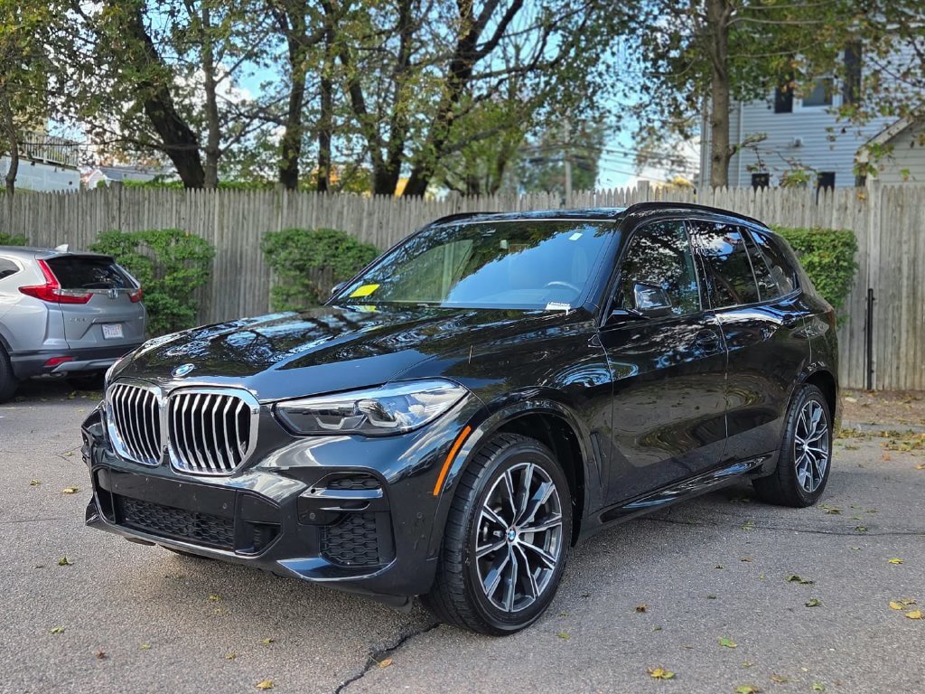 Used 2022 BMW X5 xDrive40i w/ M Sport Package AWD/4WD image 2
