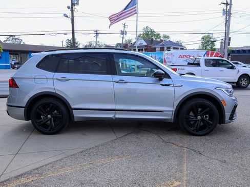 Used 2023 Volkswagen Tiguan SE R-Line image 9
