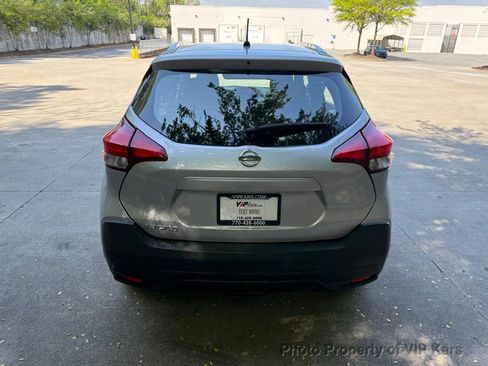 Used 2019 Nissan Kicks S image 6