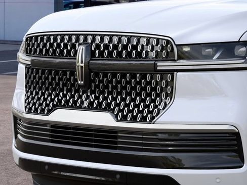 New 2027 Lincoln Navigator Premiere AWD/4WD image 19