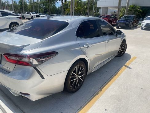 Used 2021 Toyota Camry SE w/ Convenience Package FWD image 7