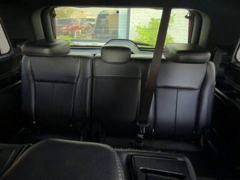 Used 2020 Ford Expedition XLT w/ Equipment Group 202A AWD/4WD image 22