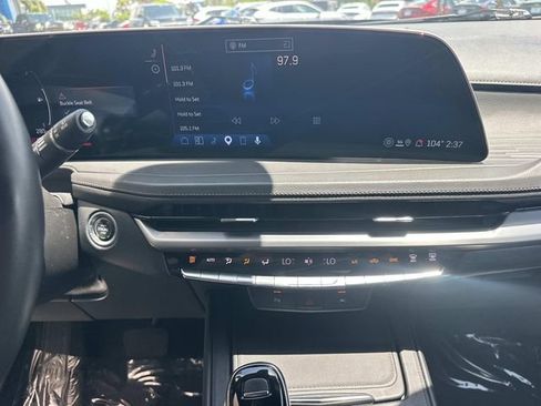 Used 2025 Cadillac XT4 Premium Luxury FWD image 18