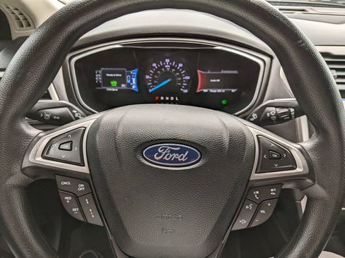 Used 2019 Ford Fusion SE FWD image 17