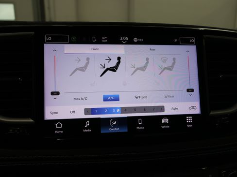 Used 2023 Chrysler Pacifica Touring-L AWD/4WD image 53