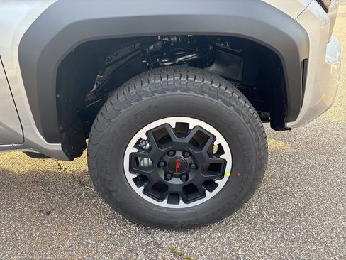 New 2025 Toyota Tacoma TRD Off-Road image 11