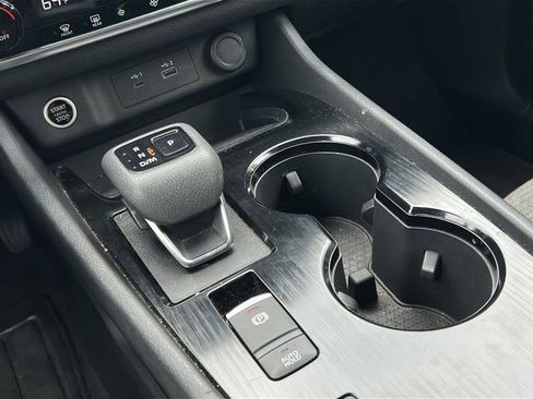 Used 2023 Nissan Rogue SV FWD image 20
