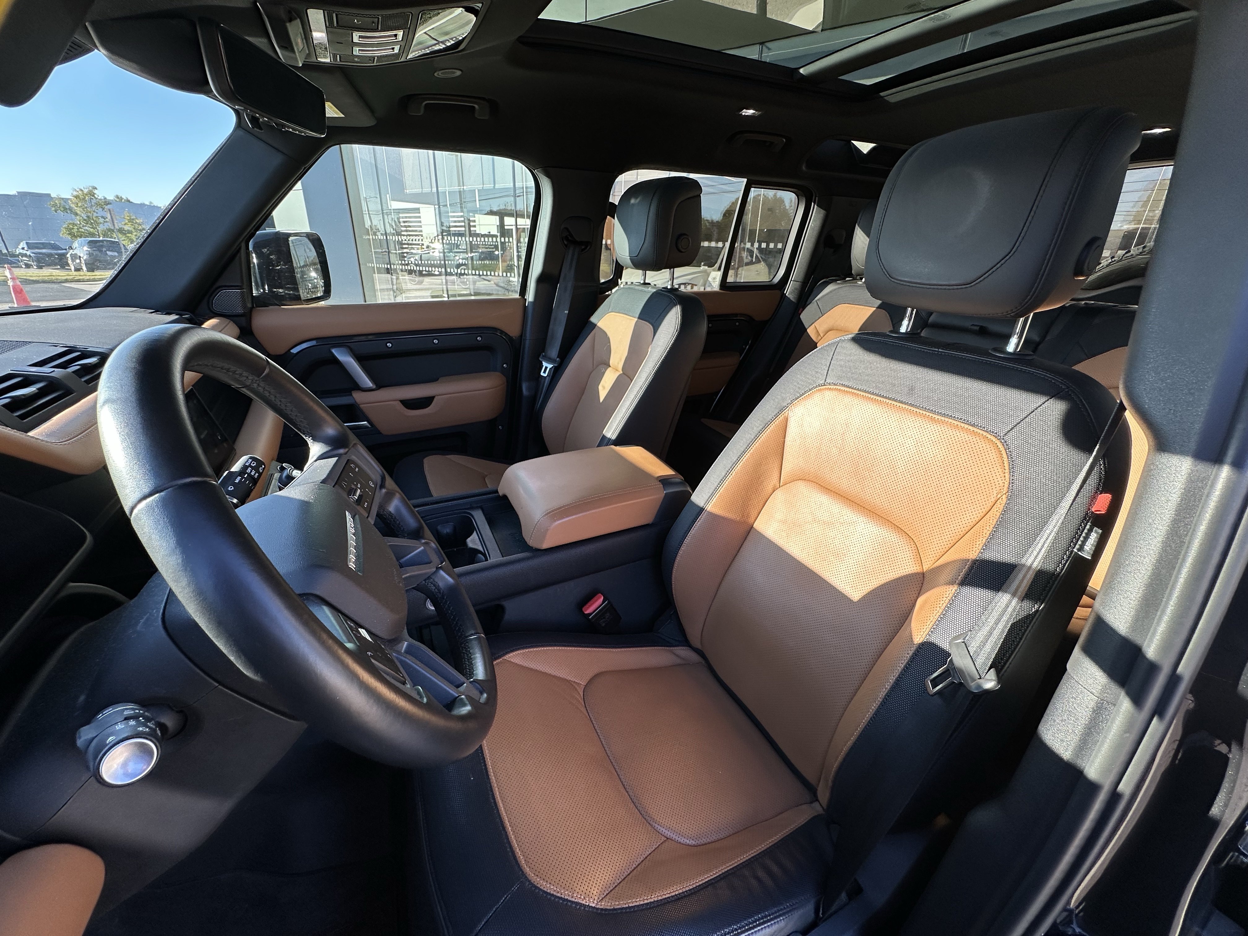 Certified 2024 Land Rover Defender 110 X-Dynamic SE AWD/4WD image 15
