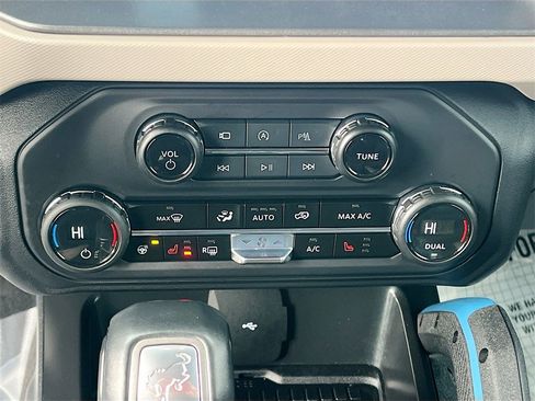 Used 2024 Ford Bronco Wildtrak image 16