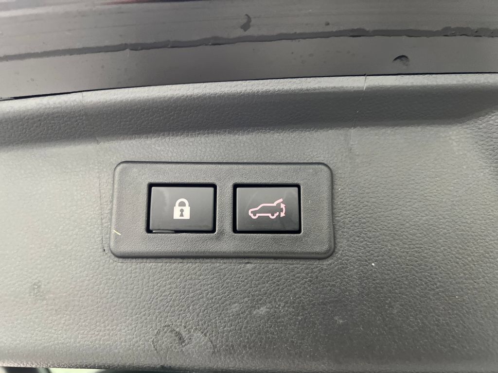 Used 2025 Subaru Outback Touring XT AWD/4WD image 47