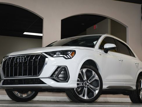 Used 2021 Audi Q3 2.0T Premium Plus w/ Premium Plus Package image 84