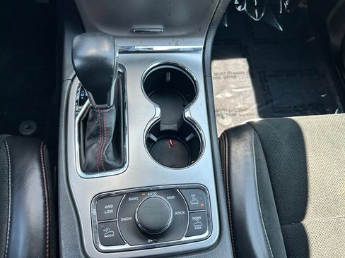 Used 2017 Jeep Grand Cherokee Trailhawk AWD/4WD image 24