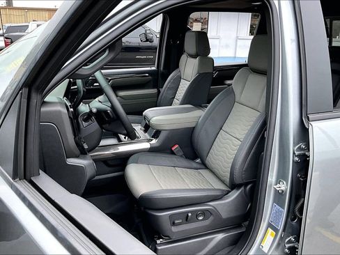 New 2026 Chevrolet Silverado 2500 ZR2 w/ LPO, Dark Essentials Package AWD/4WD image 9