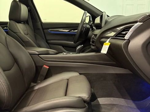 Used 2025 Cadillac CT5 V w/ Technology Package image 23