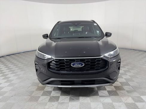 Certified 2025 Ford Escape ST-Line Select AWD/4WD image 2