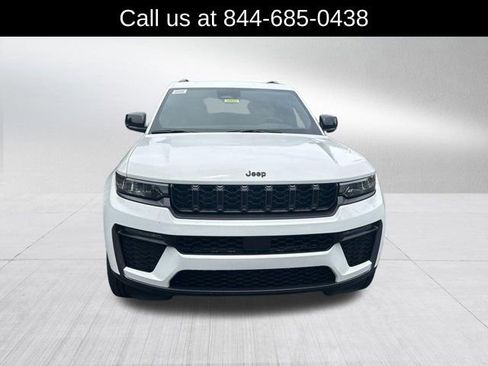 New 2026 Jeep Grand Cherokee Limited AWD/4WD image 2