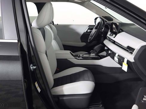 New 2025 Mitsubishi Outlander SE image 30