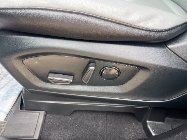 Used 2021 Ford Explorer XLT w/ Equipment Group 202A AWD/4WD image 14