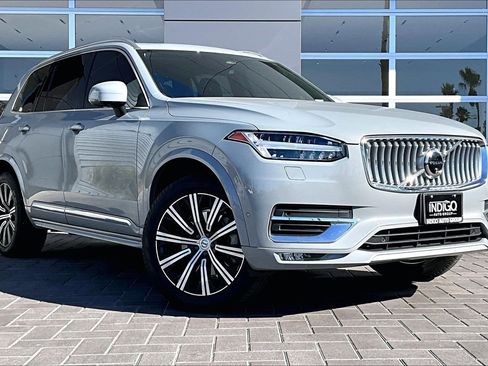 Used 2024 Volvo XC90 B6 Plus image 3