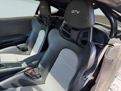 Used 2020 Porsche 718 Cayman GT4 RWD image 26