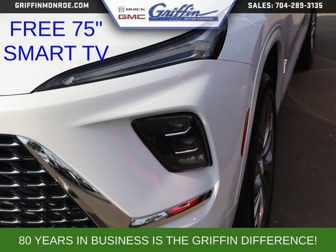 New 2027 Buick Enclave Avenir w/ LPO, Illumination Package FWD image 8