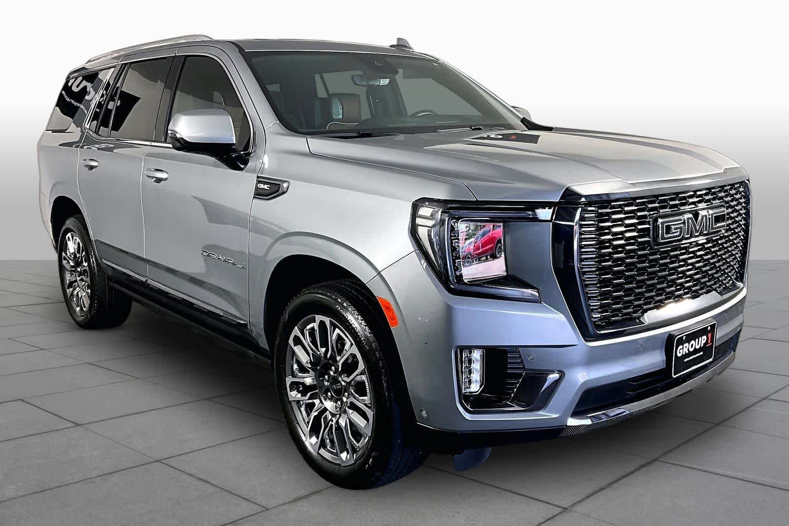 Used 2024 GMC Yukon Denali Ultimate AWD/4WD image 3
