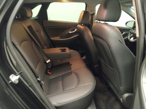 Used 2019 Hyundai Elantra GT w/ Style Package 02 FWD image 19