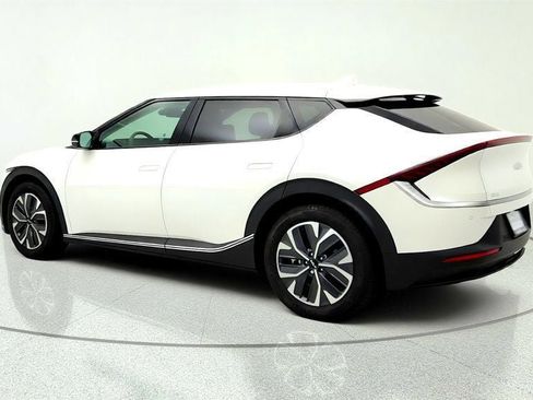 Used 2024 Kia EV6 Light AWD/4WD image 7