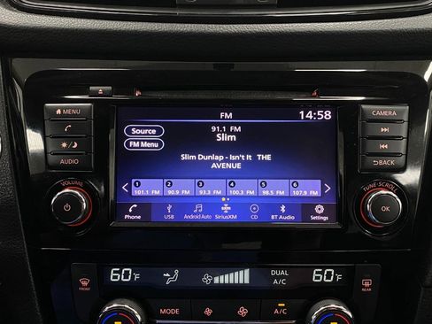 Used 2018 Nissan Rogue SV AWD/4WD image 23