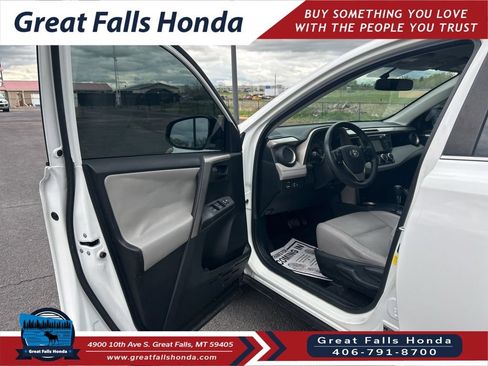 Used 2015 Toyota RAV4 LE FWD image 11