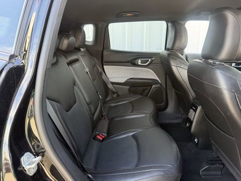 Used 2023 Jeep Compass Latitude AWD/4WD image 31
