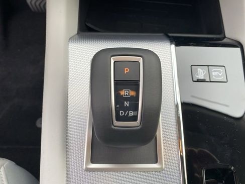 New 2025 Mitsubishi Outlander SEL image 30