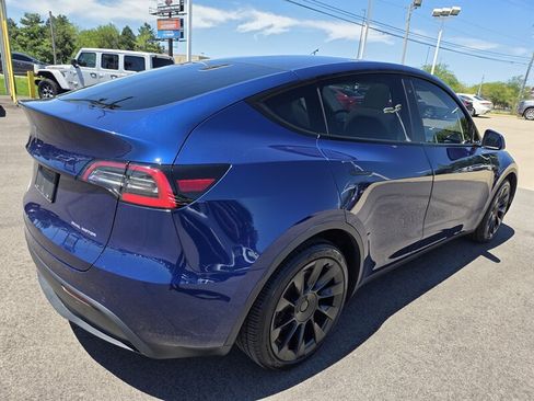 Used 2021 Tesla Model Y Long Range AWD/4WD image 3