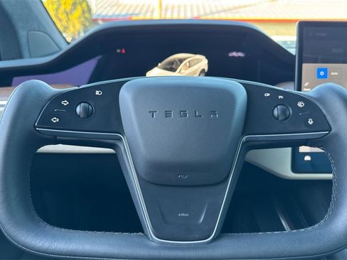 Used 2023 Tesla Model X image 22