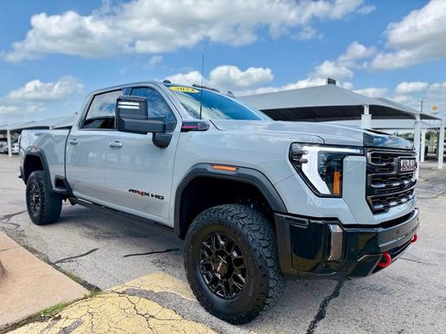 Used 2024 GMC Sierra 2500 AT4X AWD/4WD image 3