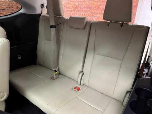 Used 2021 Toyota Highlander Platinum image 4