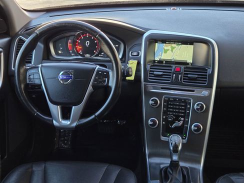 Used 2016 Volvo XC60 T5 Premier image 24