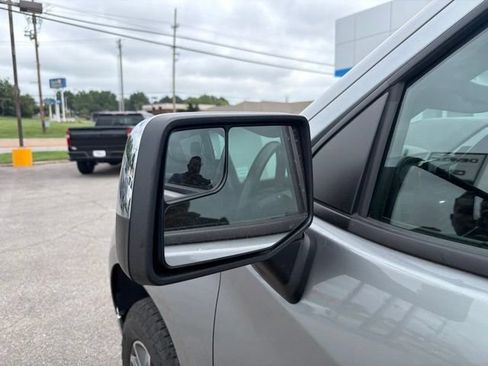 Used 2023 Chevrolet Silverado 1500 LT AWD/4WD image 41