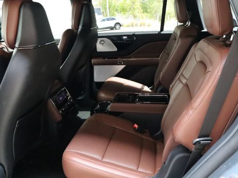 Used 2025 Lincoln Aviator Reserve w/ Equipment Group 201A AWD/4WD image 40