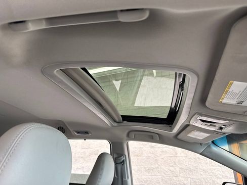 Used 2017 Toyota Sienna XLE w/ XLE Navigation Package FWD image 49