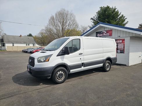 Used 2015 Ford Transit 250 130 Low Roof RWD image 5
