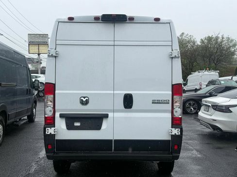 Used 2025 RAM ProMaster 2500 w/ Convenience Group FWD image 4