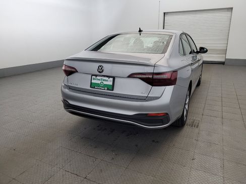 Used 2024 Volkswagen Jetta SE FWD image 7