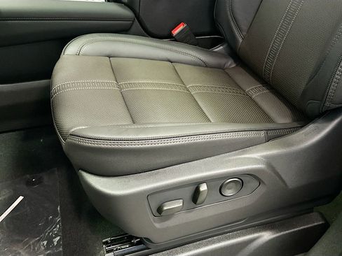 New 2026 Chevrolet Suburban High Country image 21