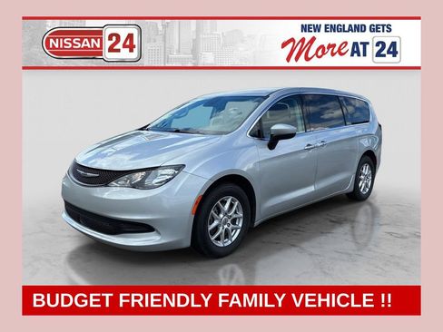Used 2023 Chrysler Voyager LX FWD image 1