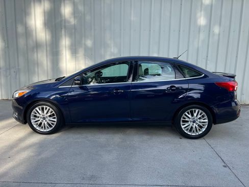 Used 2017 Ford Focus Titanium FWD image 7