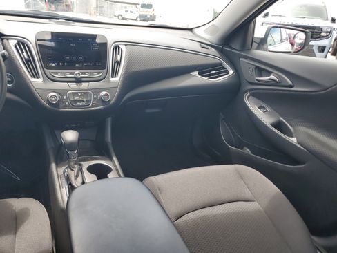 Used 2025 Chevrolet Malibu LS image 16