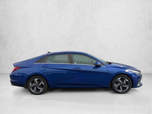 Certified 2023 Hyundai Elantra Limited image 4