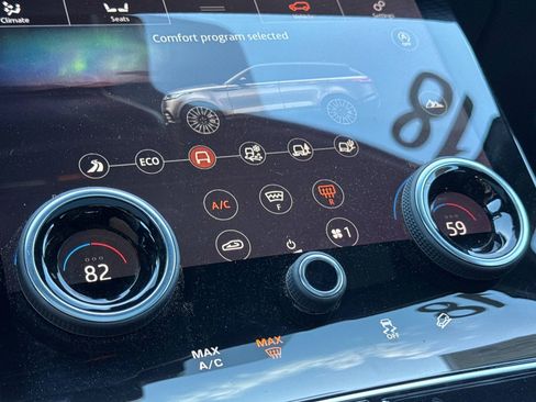 Used 2018 Land Rover Range Rover Velar R-Dynamic SE image 23