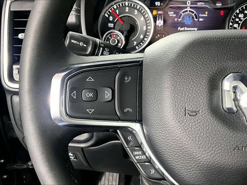 Used 2025 RAM 1500 Laramie AWD/4WD image 18